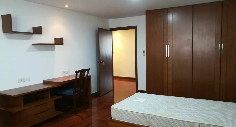 Condo en alquiler de 3 habitaciones en Khlong Toei, Bangkok
