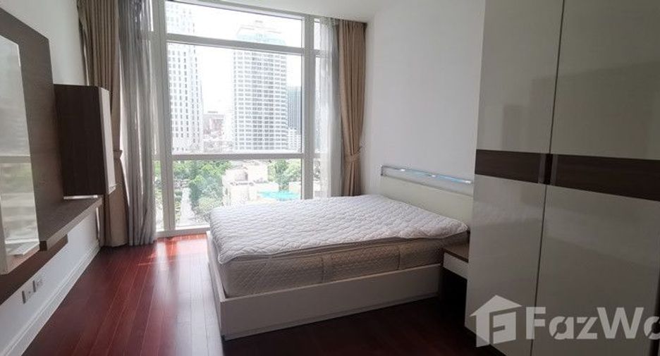 For rent 3 bedrooms condo in Pathum Wan, Bangkok
