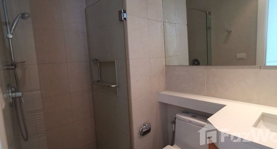 For rent 3 bedrooms condo in Pathum Wan, Bangkok