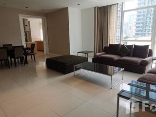 For rent 3 bedrooms condo in Pathum Wan, Bangkok