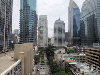For rent 3 bedrooms condo in Pathum Wan, Bangkok
