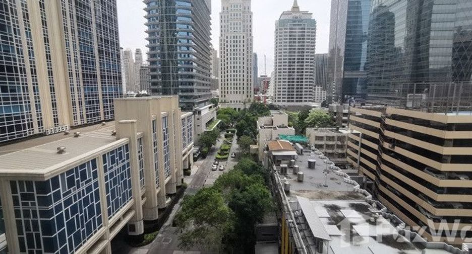 For rent 3 bedrooms condo in Pathum Wan, Bangkok