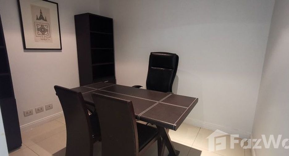 For rent 3 bedrooms condo in Pathum Wan, Bangkok