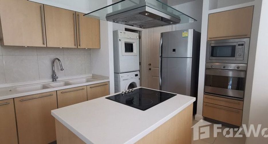 For rent 3 bedrooms condo in Pathum Wan, Bangkok