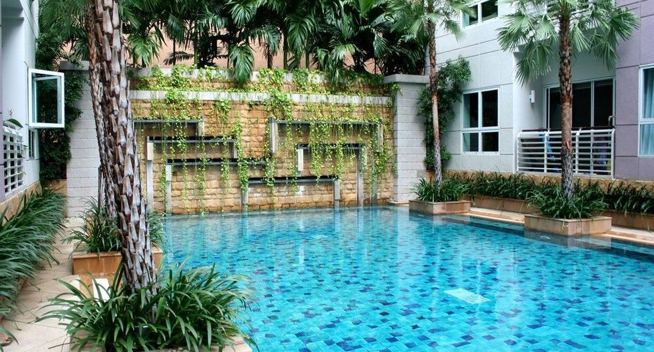 For rent 2 bedrooms condo in Watthana, Bangkok