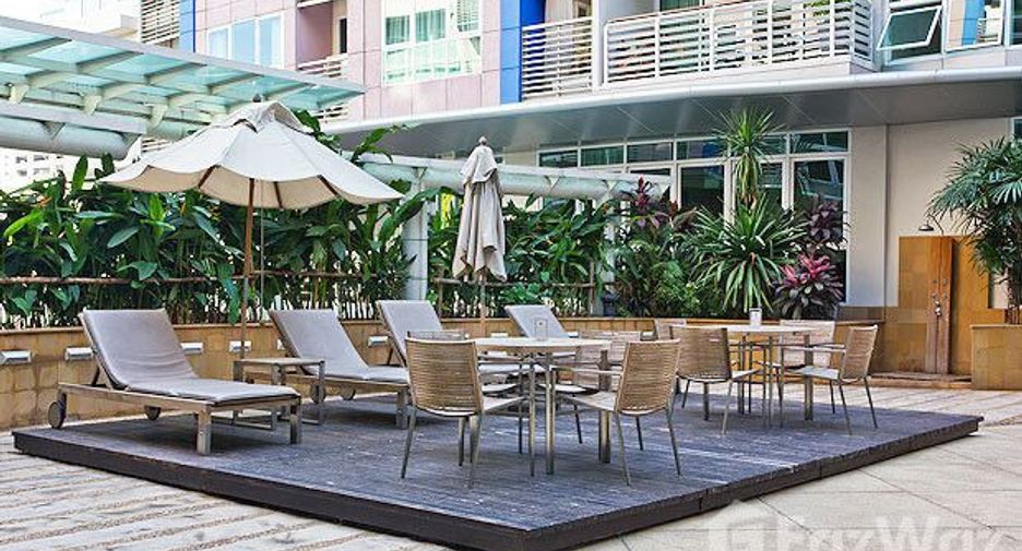 For rent 2 bedrooms condo in Watthana, Bangkok