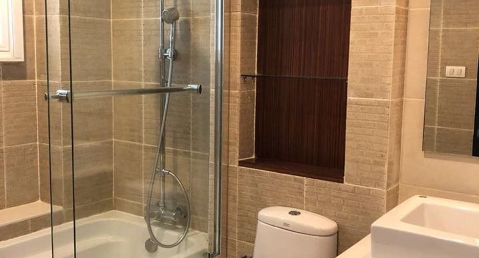 For rent 2 bedrooms condo in Watthana, Bangkok