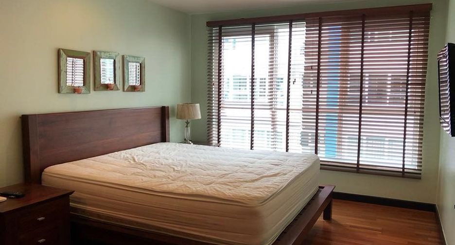 For rent 2 bedrooms condo in Watthana, Bangkok