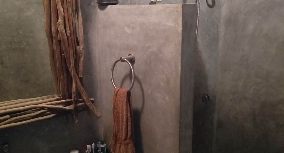 For rent 2 bedrooms townhouse in Watthana, Bangkok