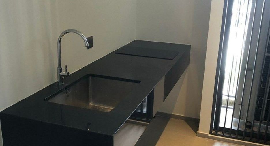 Wohnung zur Miete mit 2 Zimmer in Khlong Toei, Bangkok