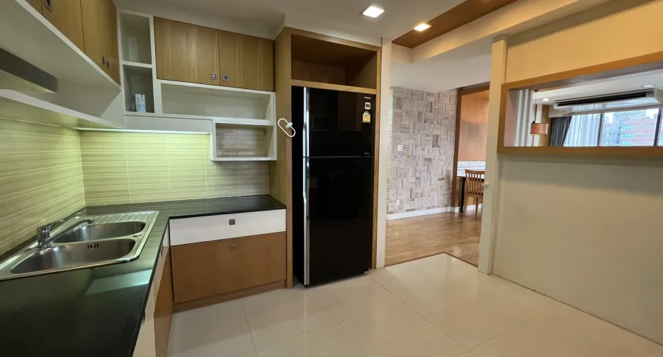 For rent 2 bedrooms condo in Khlong Toei, Bangkok