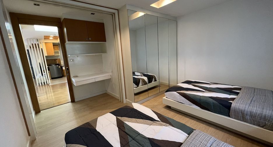 For rent 2 bedrooms condo in Khlong Toei, Bangkok