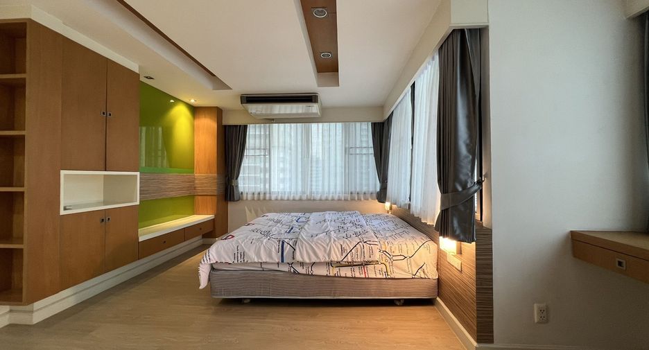 For rent 2 bedrooms condo in Khlong Toei, Bangkok