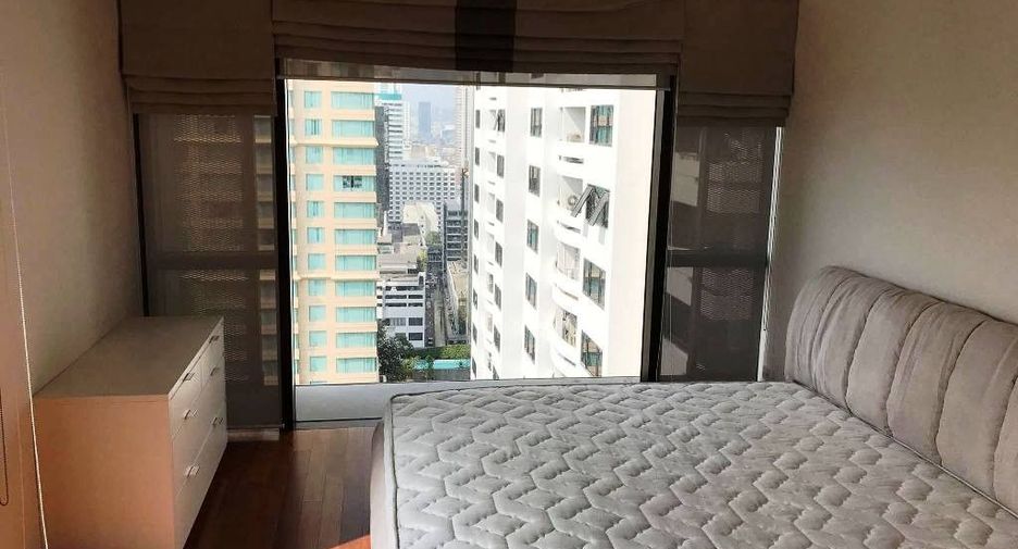For rent 2 bedrooms condo in Pathum Wan, Bangkok