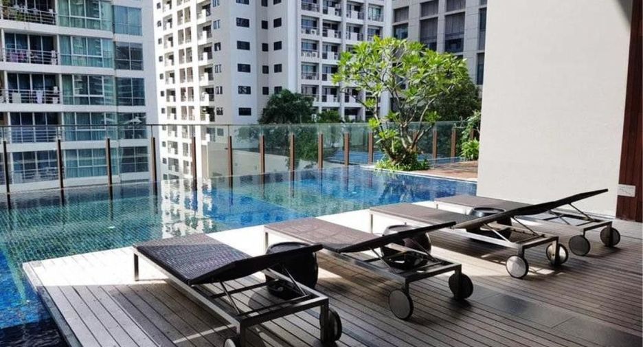 For rent 2 bedrooms condo in Pathum Wan, Bangkok