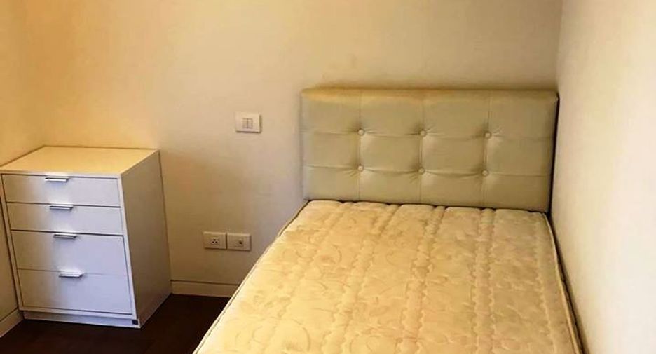 For rent 2 bedrooms condo in Pathum Wan, Bangkok