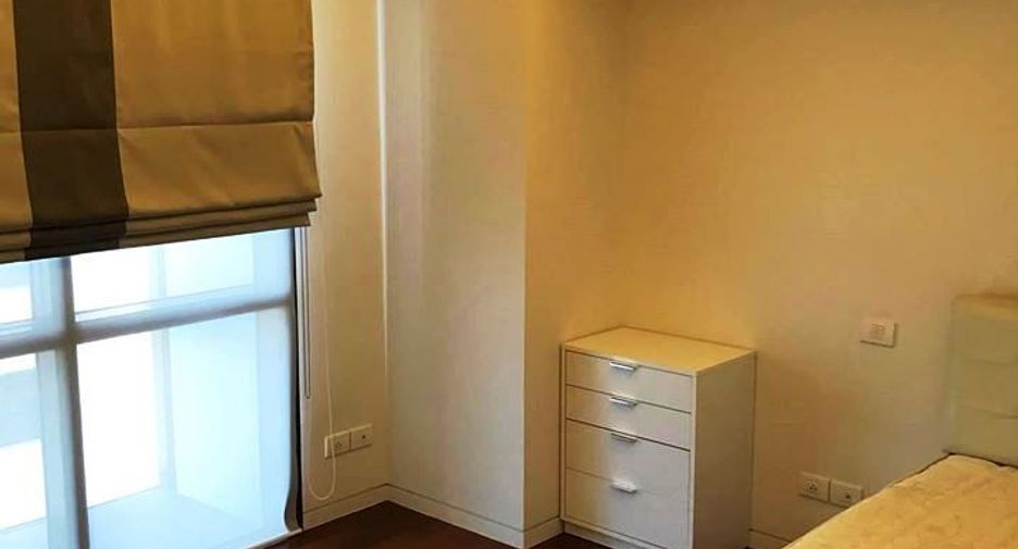 For rent 2 bedrooms condo in Pathum Wan, Bangkok