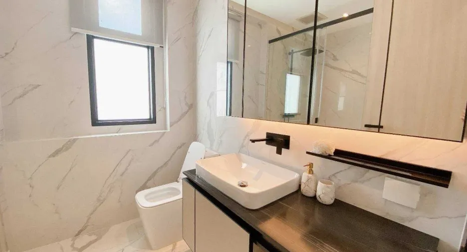 For rent 2 bedrooms condo in Ratchathewi, Bangkok