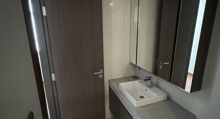 Wohnung zur Miete mit 2 Zimmer in Khlong Toei, Bangkok