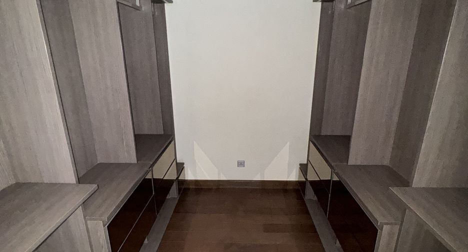 Wohnung zur Miete mit 2 Zimmer in Khlong Toei, Bangkok