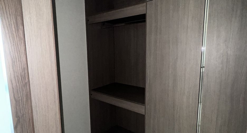 Wohnung zur Miete mit 2 Zimmer in Khlong Toei, Bangkok