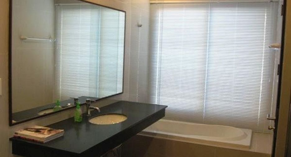 For rent 2 bedrooms condo in Watthana, Bangkok