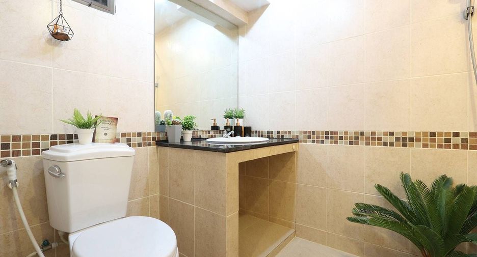 Wohnung zur Miete mit 2 Zimmer in Watthana, Bangkok