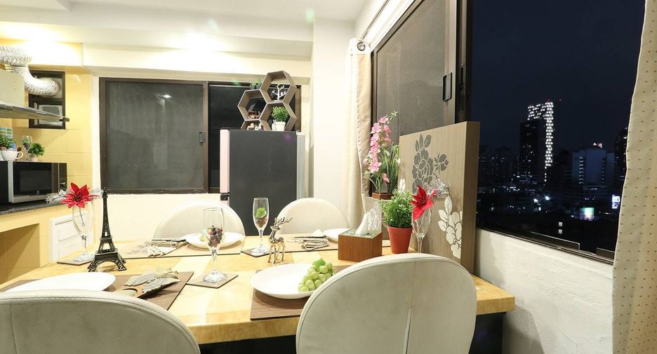 Wohnung zur Miete mit 2 Zimmer in Watthana, Bangkok