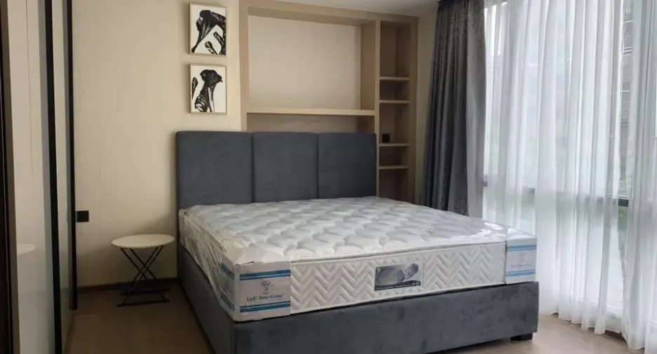 For rent 2 bedrooms condo in Pathum Wan, Bangkok