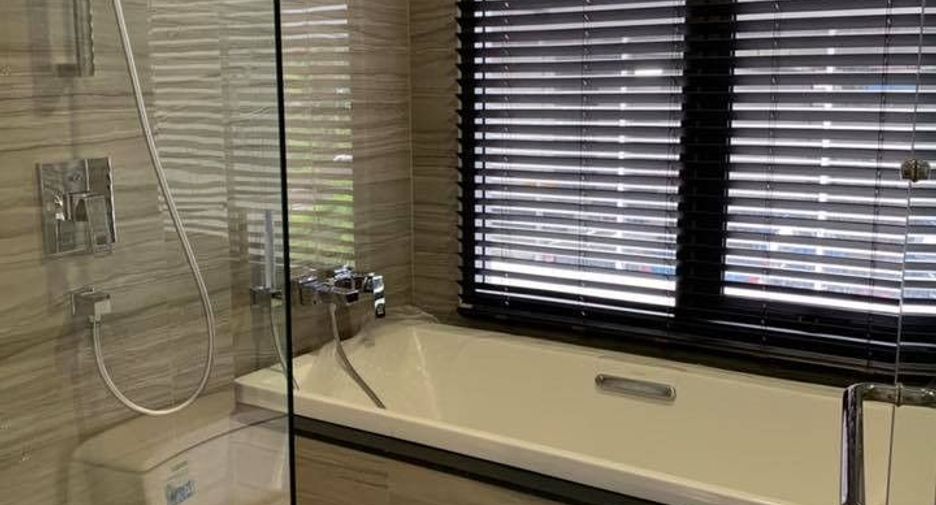 For rent 2 bedrooms condo in Pathum Wan, Bangkok