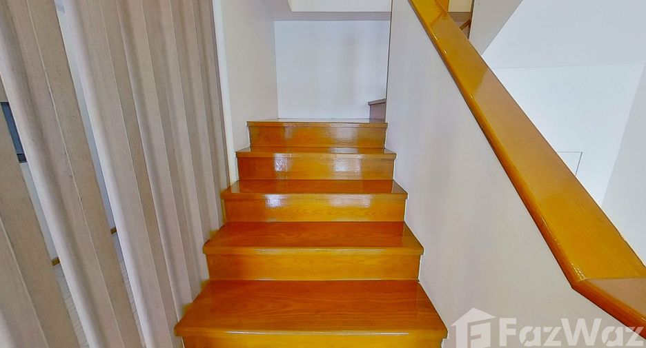 For rent 3 bedrooms apartment in Watthana, Bangkok