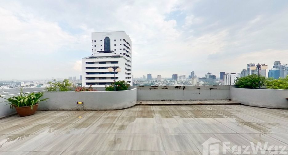 For rent 3 bedrooms apartment in Watthana, Bangkok