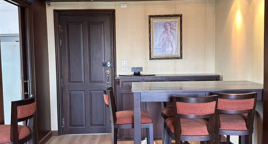 For rent 2 bedrooms condo in Yan Nawa, Bangkok
