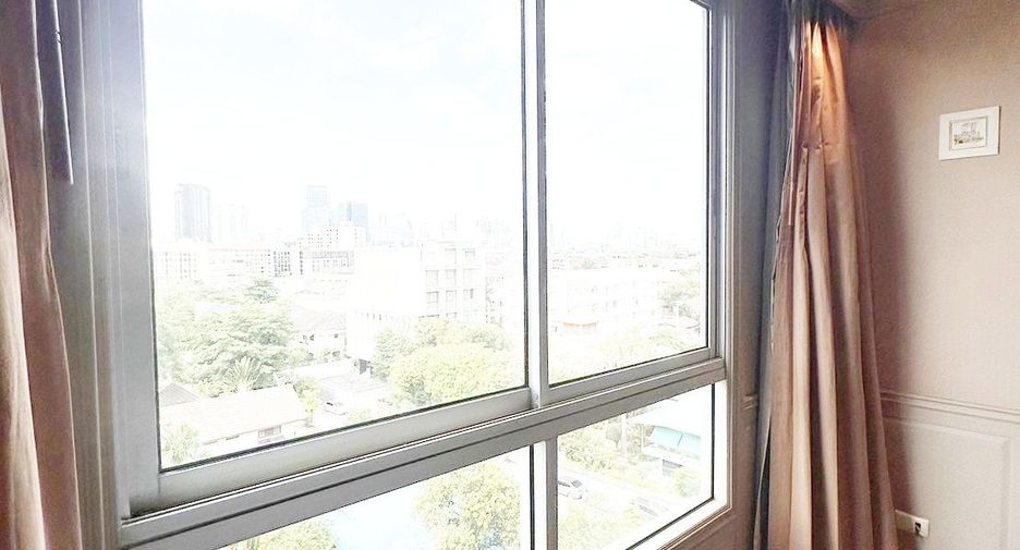 For rent 2 bedrooms condo in Yan Nawa, Bangkok