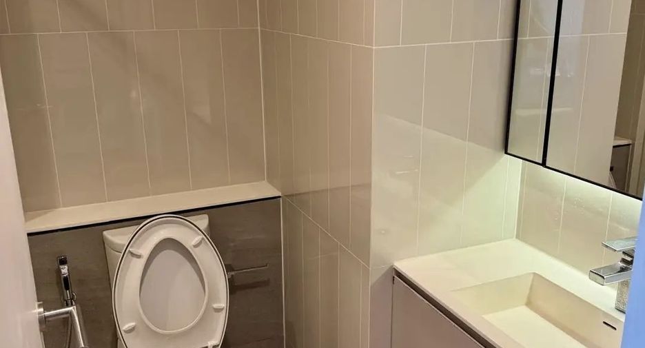For rent 1 bed condo in Phaya Thai, Bangkok