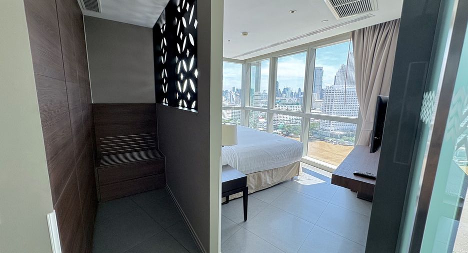 For rent 3 bedrooms condo in Sathon, Bangkok