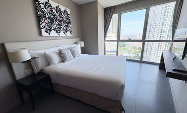 For rent 3 bedrooms condo in Sathon, Bangkok