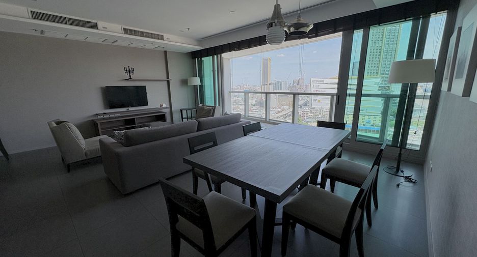 For rent 3 bedrooms condo in Sathon, Bangkok