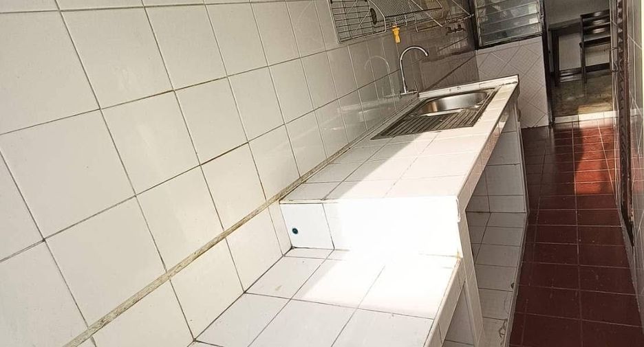 For rent 2 bedrooms condo in Yan Nawa, Bangkok