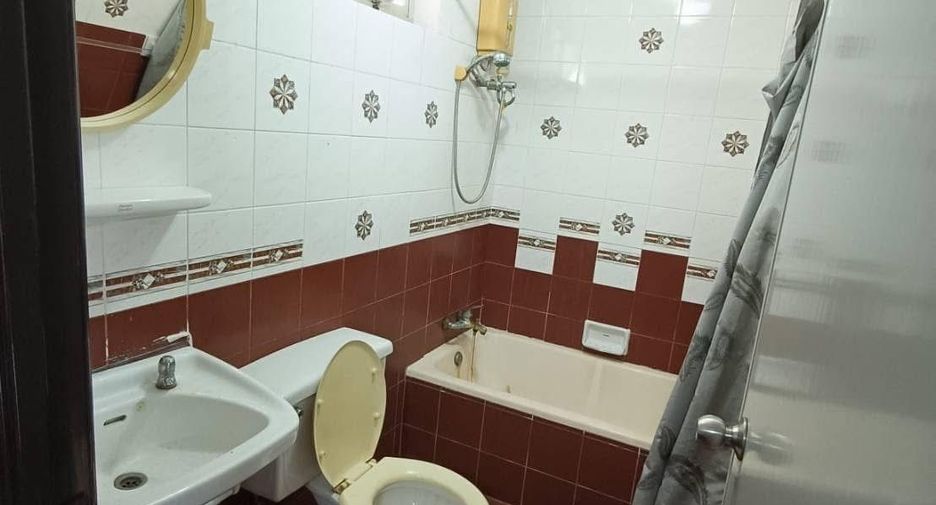 For rent 2 bedrooms condo in Yan Nawa, Bangkok