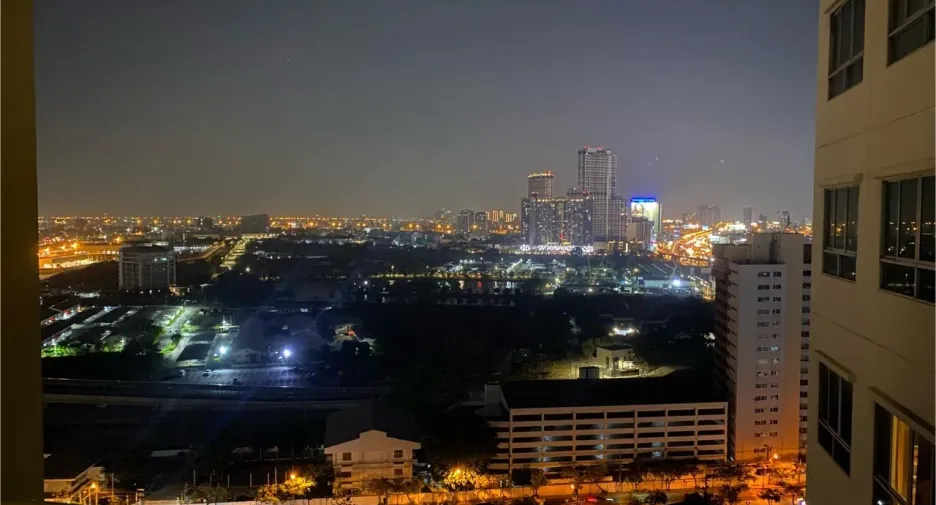 Wohnung zur Miete mit 1 Zimmer in Huai Khwang, Bangkok