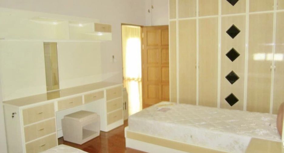 For rent 3 bedrooms house in Bang Na, Bangkok