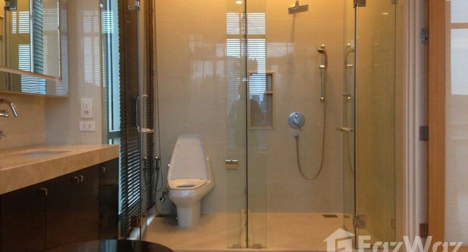 For rent 3 bedrooms apartment in Watthana, Bangkok