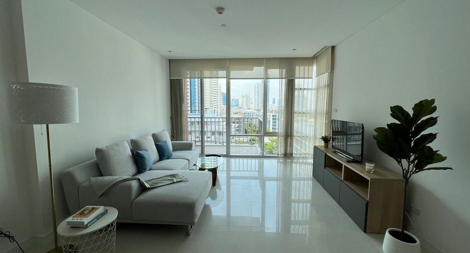 For rent 2 bedrooms condo in Khlong Toei, Bangkok