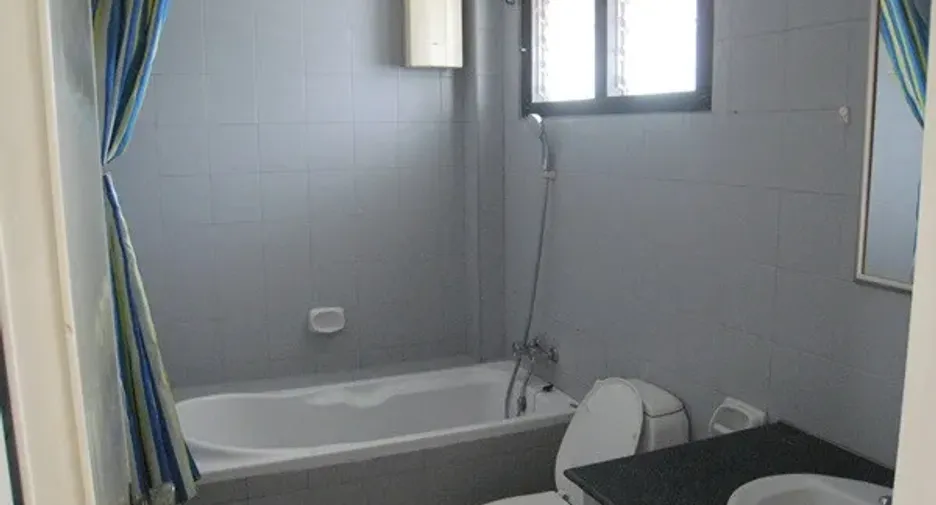 For rent 2 bedrooms condo in Khlong Toei, Bangkok