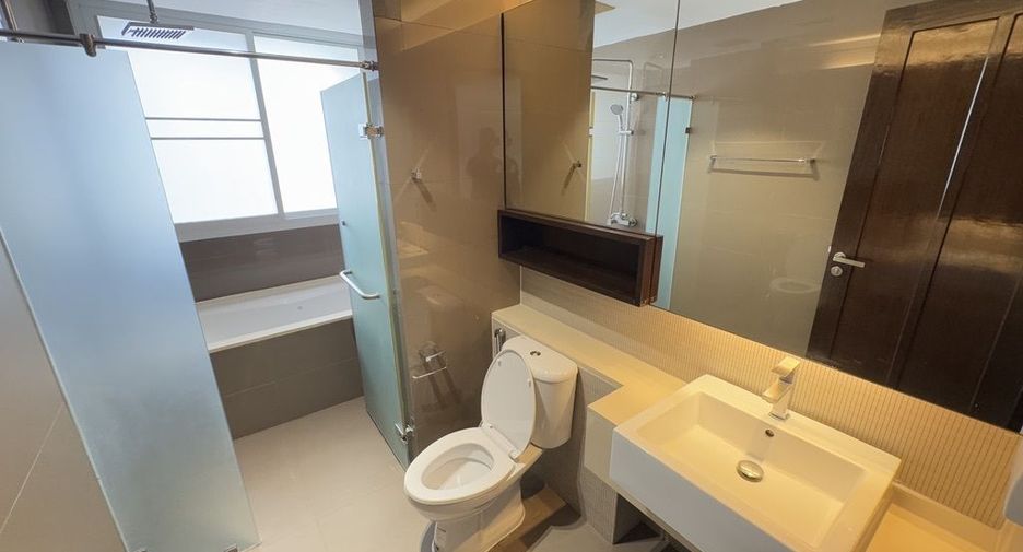 For rent 2 bedrooms apartment in Watthana, Bangkok