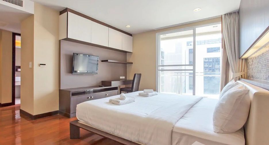 For rent 2 bedrooms apartment in Watthana, Bangkok