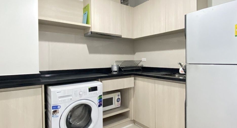 For rent 2 bedrooms condo in Sathon, Bangkok