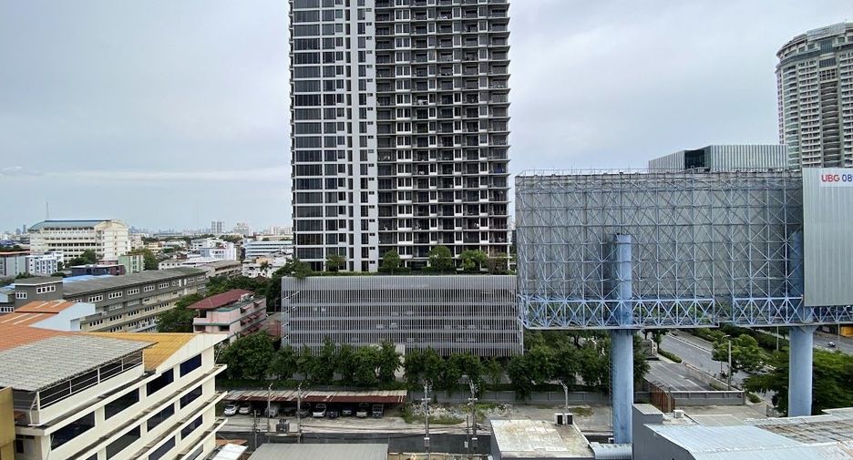 For rent 2 bedrooms condo in Sathon, Bangkok