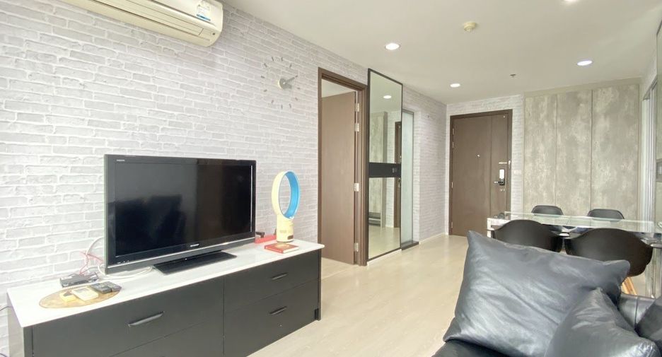 For rent 2 bedrooms condo in Sathon, Bangkok